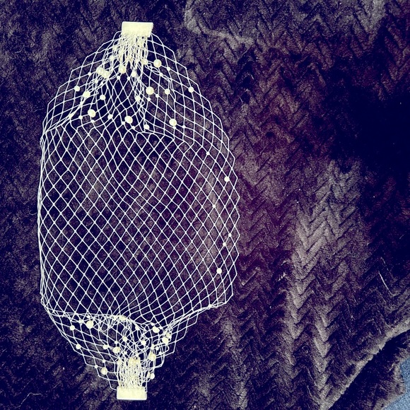 💕 Wedding face veil with lots of pearls. - Picture 4 of 10